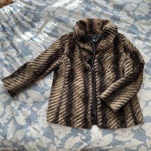 Alfani - Faux Fur never worn